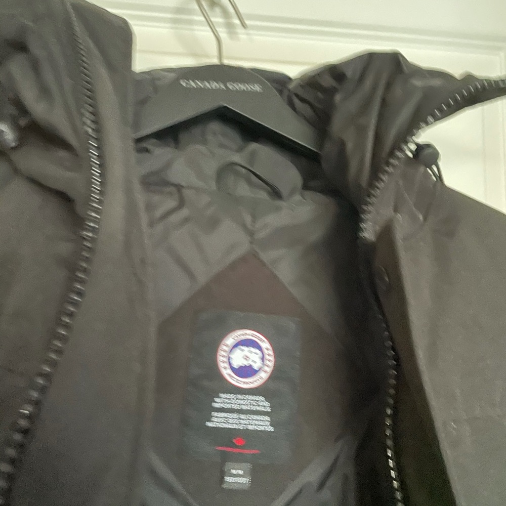 Canada Goose Macmillan Parka - Picture 6 of 11